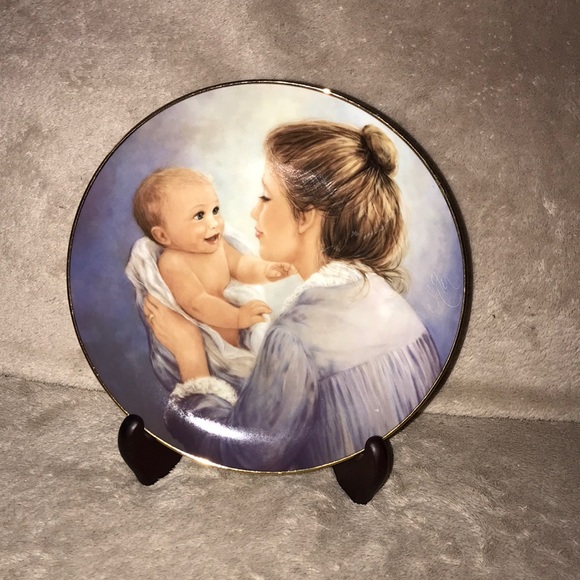 The eyes say I love you in the infinite love plate collection 1988 Hamilton 💕 - Picture 1 of 3